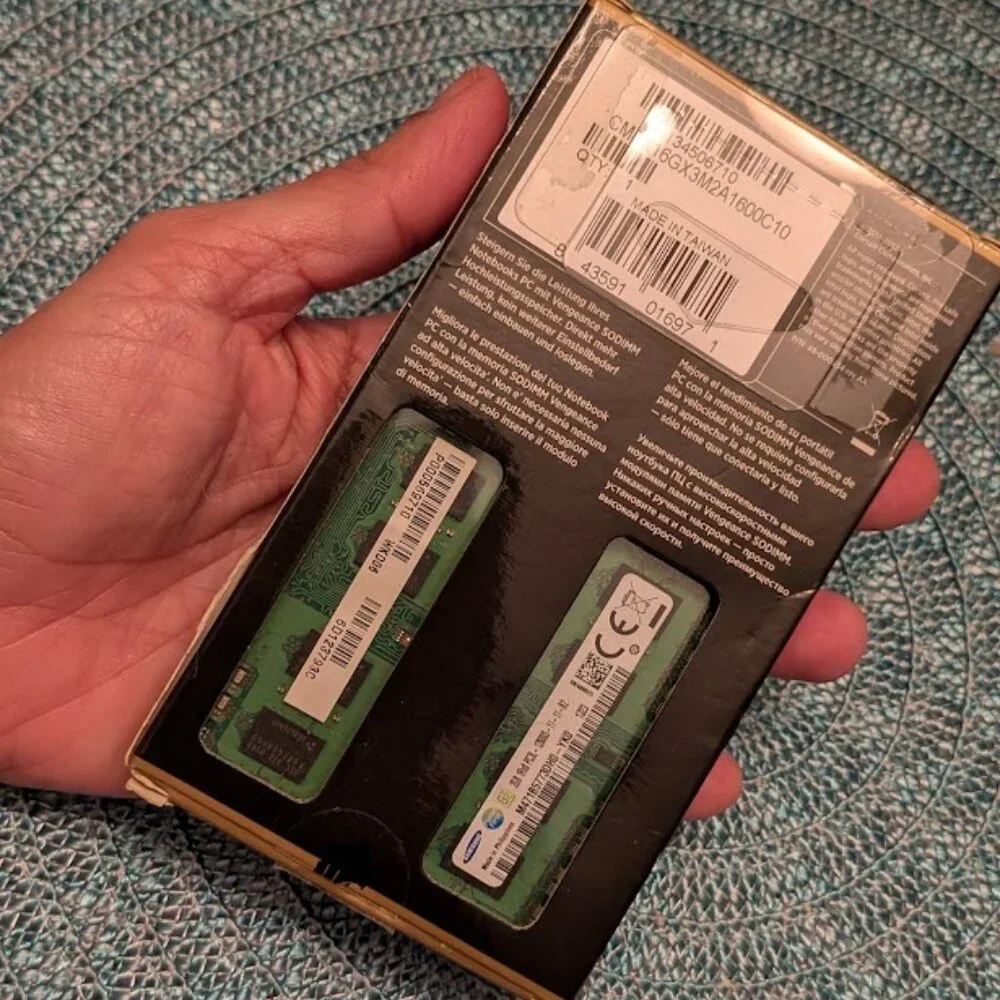 GT1 CORSAIR Vengeance 16GB Laptop Memory Kit